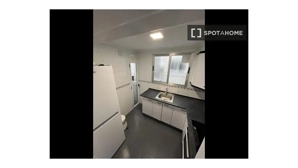 Cocina de Piso de alquiler en Valencia con Aire acondicionado, Calefacción y Amueblado