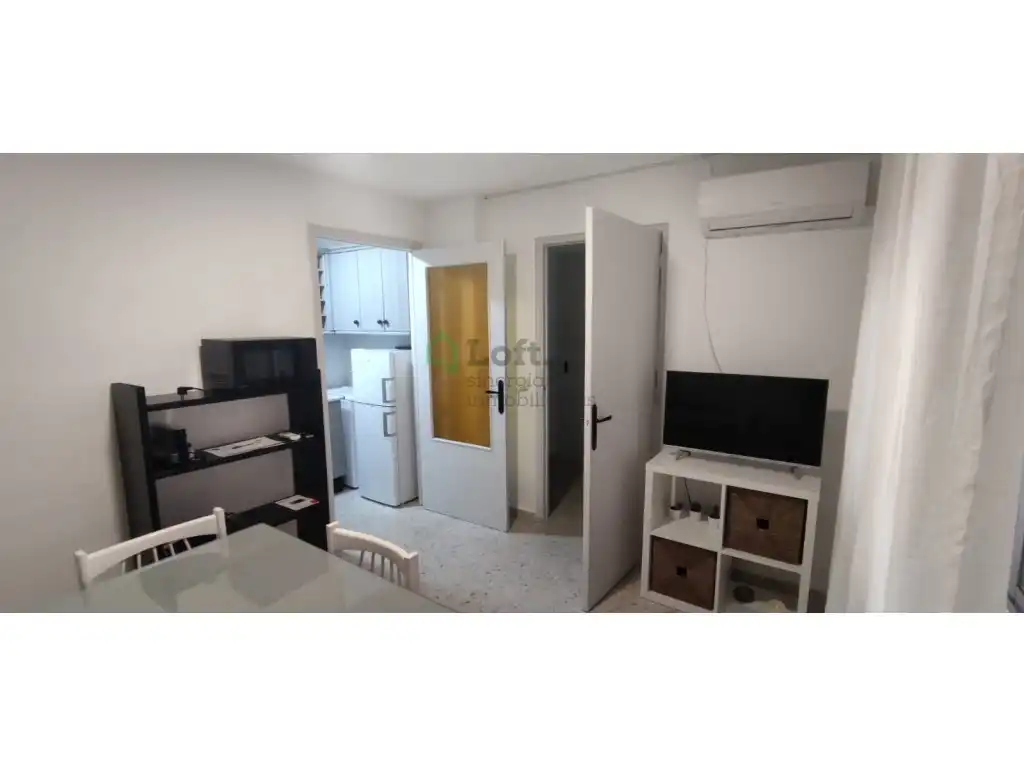 Dormitori de Apartament de lloguer en Badajoz Capital amb Aire condicionat, Moblat i Rentadora