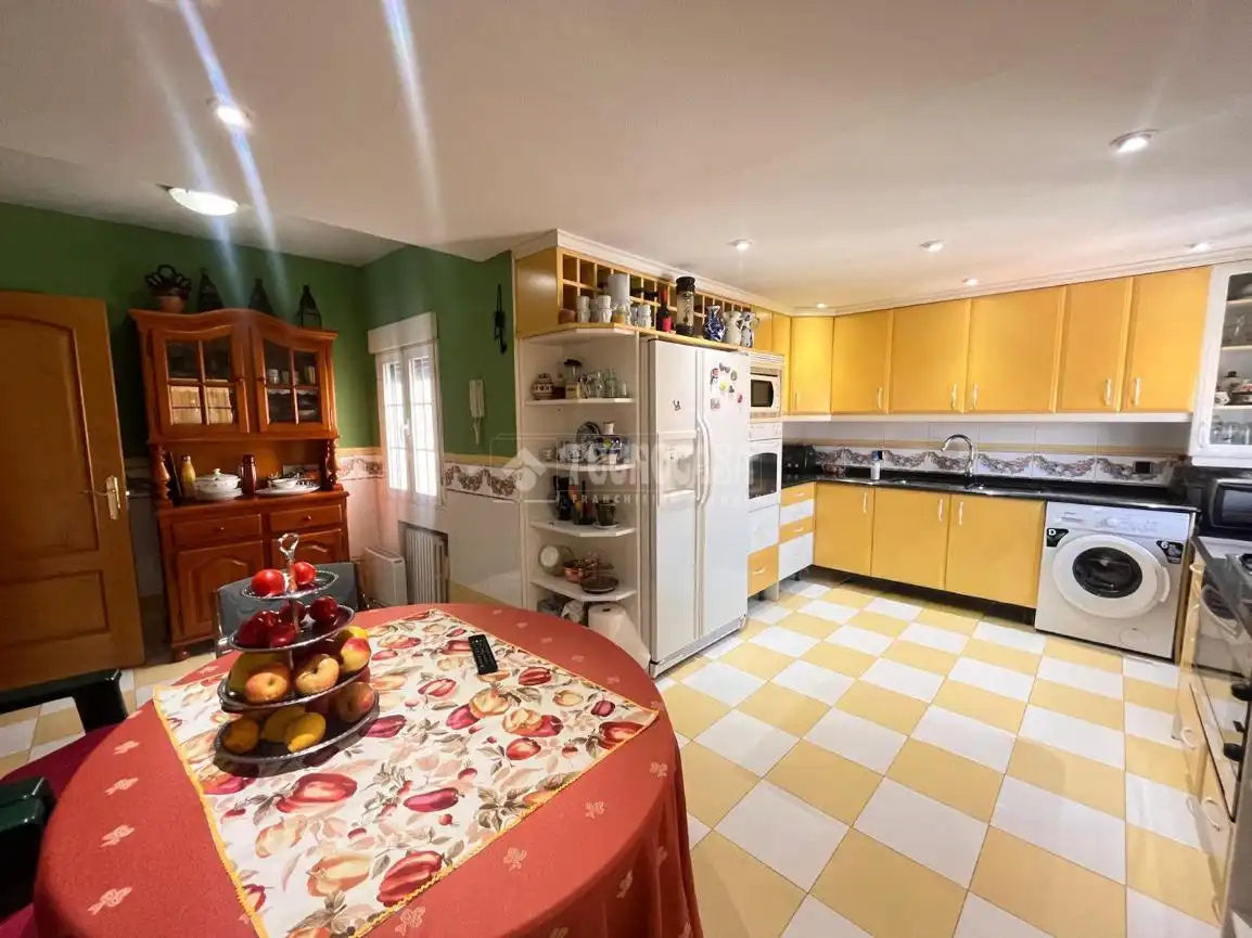 Cocina de Piso en venta en Navalcarnero con Calefacción, Parquet y Terraza