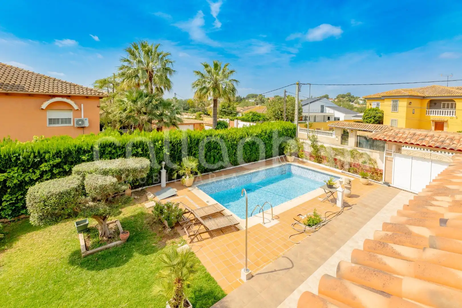 Piscina de Casa o xalet en venda en La Pobla de Vallbona amb Aire condicionat, Calefacció i Jardí privat