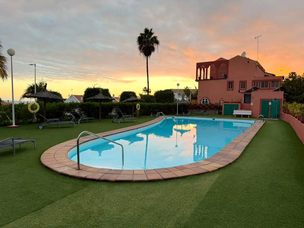 Piscina de Piso de alquiler en San Bartolomé de Tirajana con Aire acondicionado, Terraza y Internet