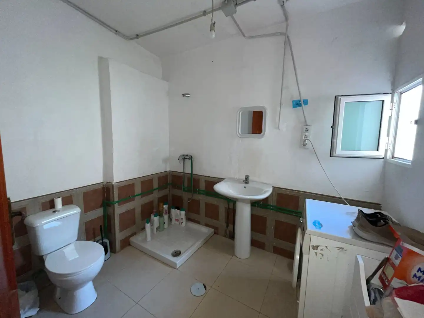 Badezimmer von Einfamilien-Reihenhaus zum Verkauf in Fuente Álamo de Murcia mit Klimaanlage, Terrasse und Möbliert