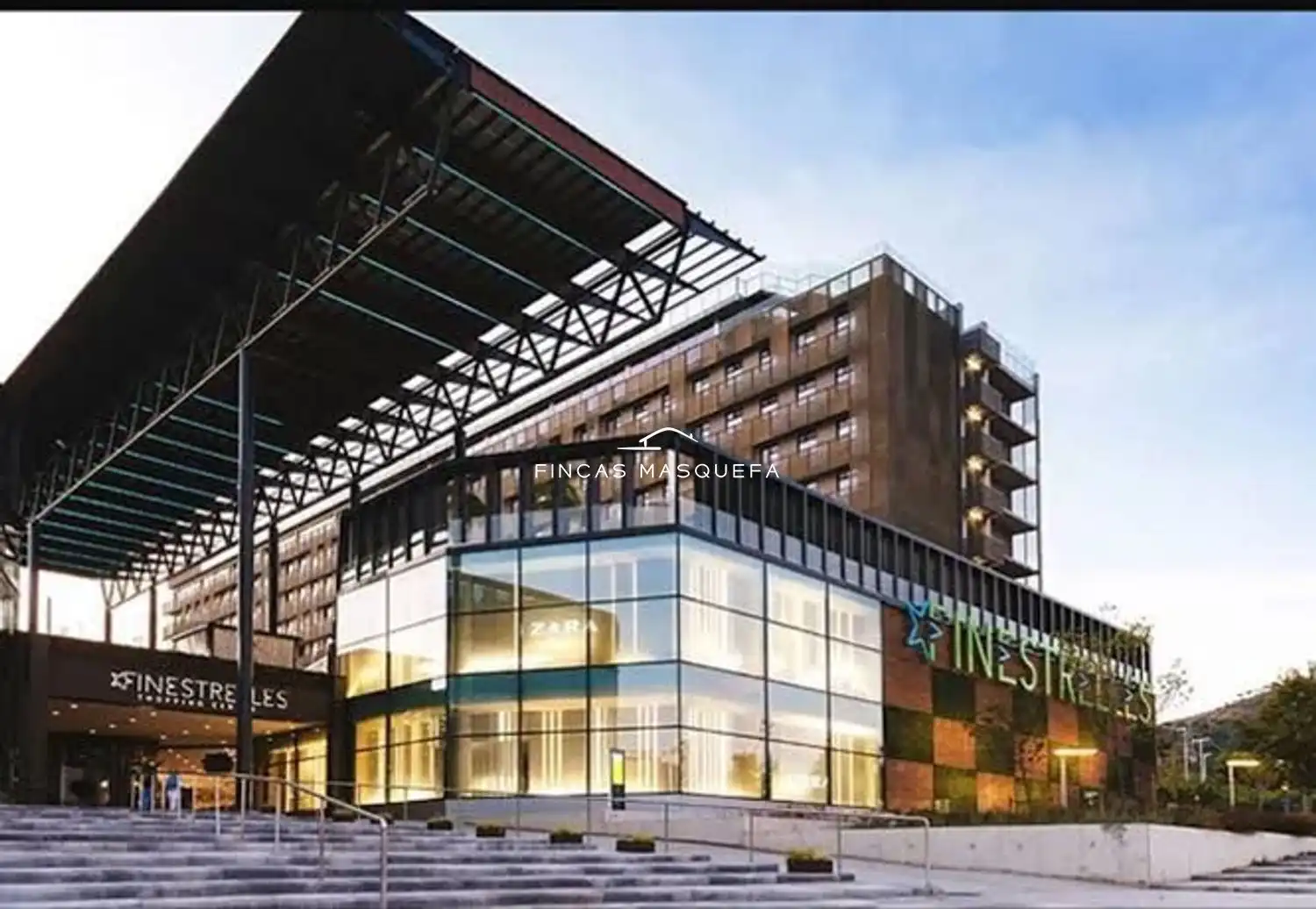 Vista exterior de Piso en venta en L'Hospitalet de Llobregat con Aire acondicionado y Terraza