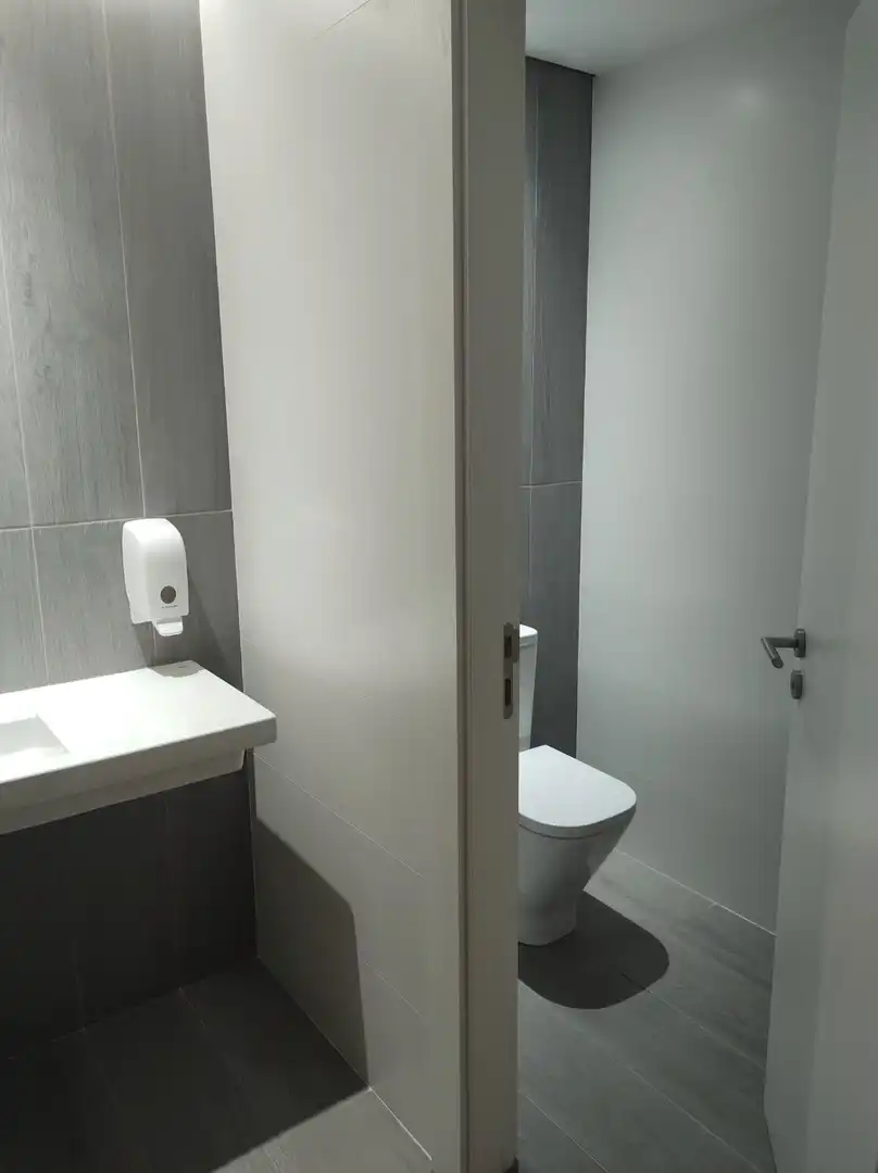 Baño de Oficina de alquiler en  Pamplona / Iruña