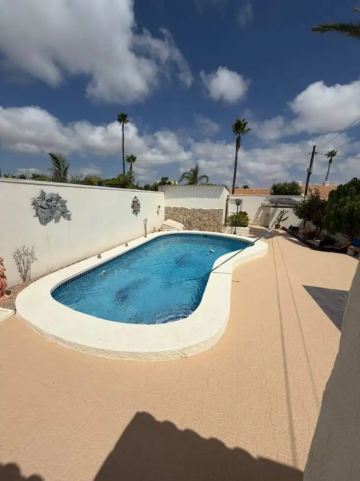 Casa aparellada amb piscina en venda a Orihuela Costa, imagen 3