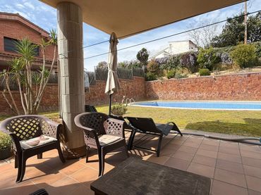 Chalet con balcón en venta en Vallromanes