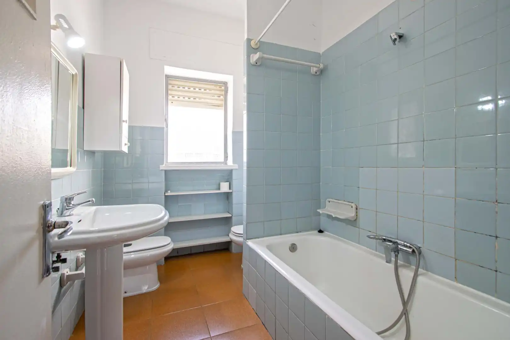 Baño de Piso en venta en Sevilla con Terraza y Amueblado
