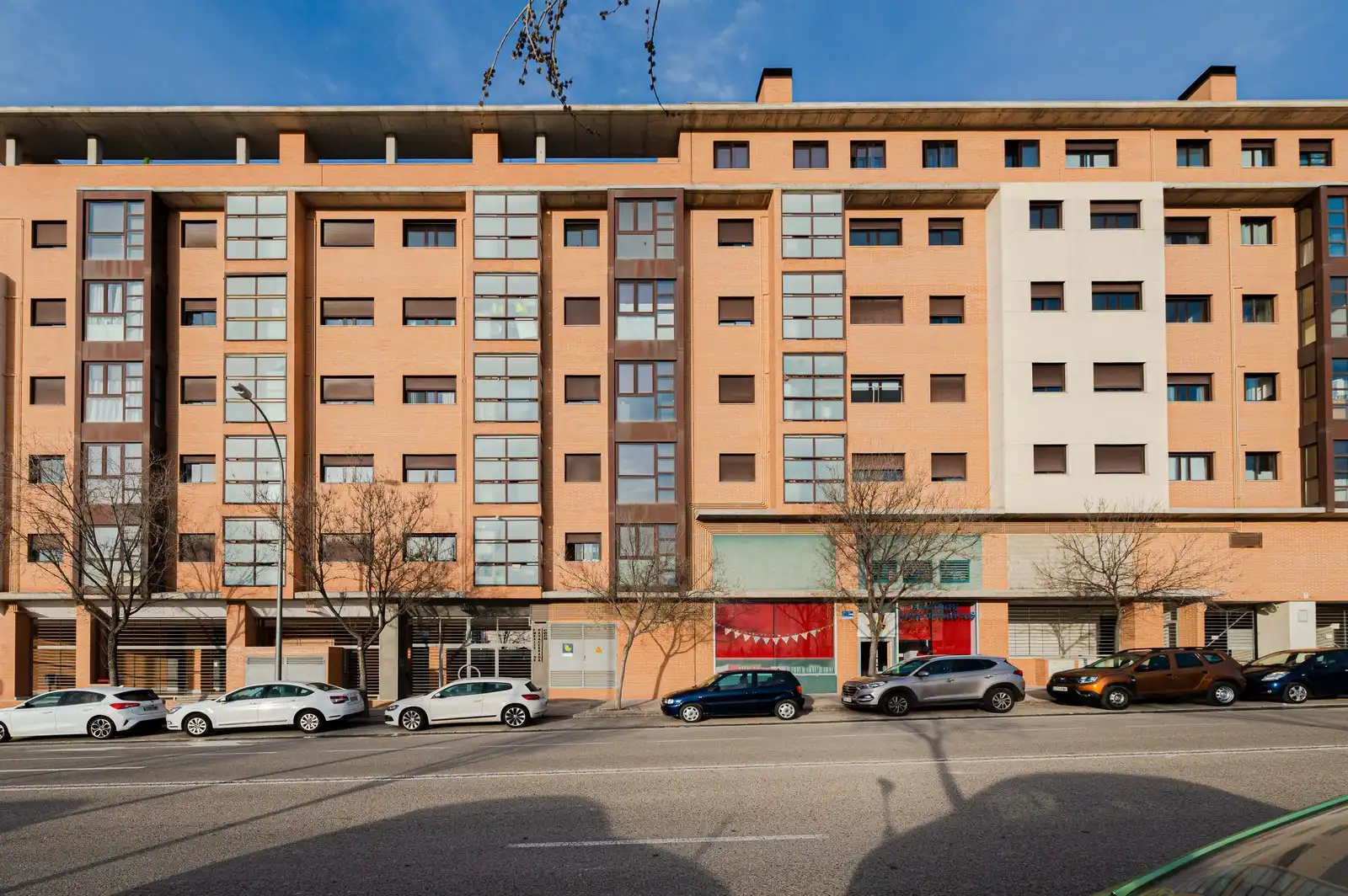 Vista exterior de Estudio en venta en Madrid con Trastero