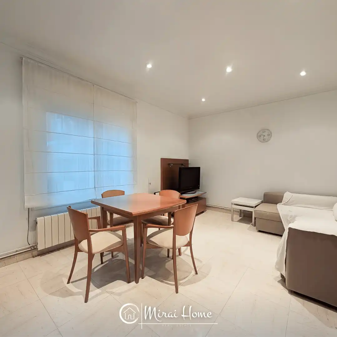 Sala de estar de Piso en venta en Barcelona con Calefacción, Amueblado y Horno