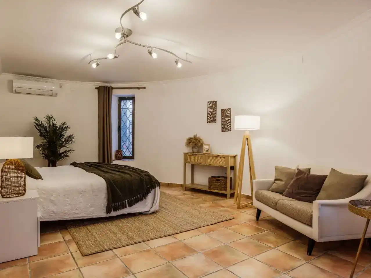 Bedroom of Flat for rent in Dénia  with Air Conditioner, Private garden and Parquet flooring