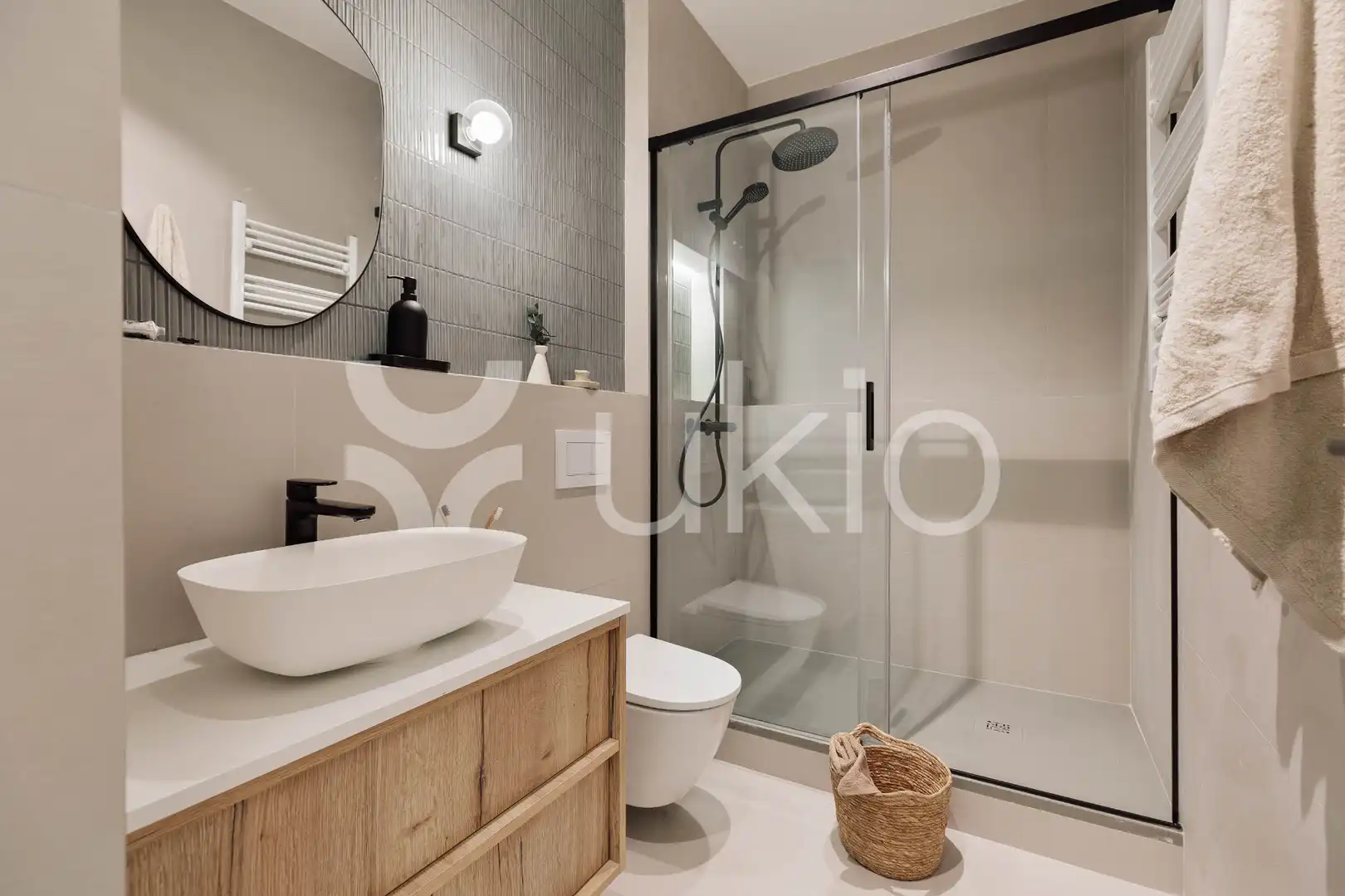 Badezimmer von Wohnungen zur Miete in Barcelona mit Klimaanlage, Heizung und Möbliert