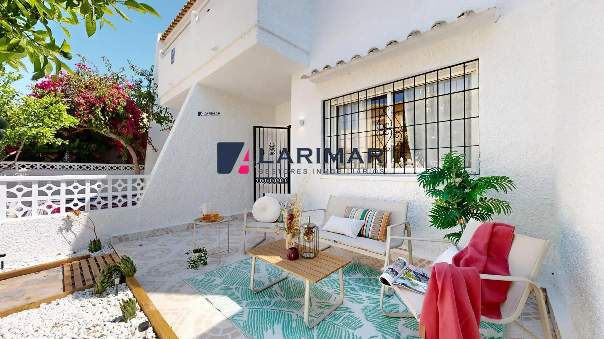 Jardín de Casa adosada en venta en Orihuela con Jardín privado, Terraza y Piscina comunitaria