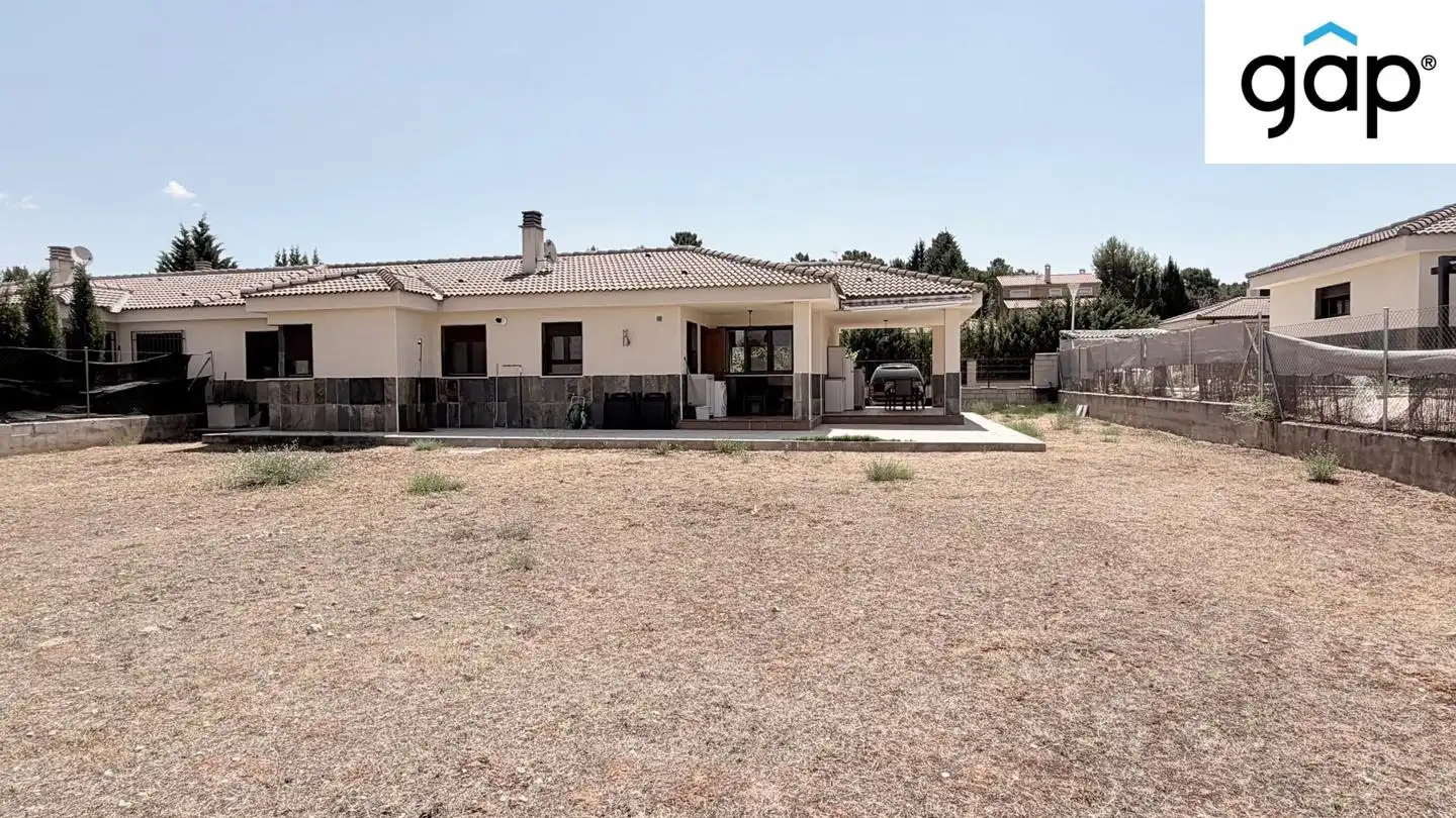Exterior view of Houses for sale in Arcas del Villar  with Heating, Private garden and Furnished