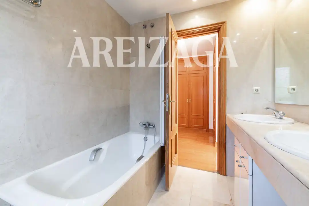 Flat with garden for sale in Berio Pasealekua 76, imagen 32