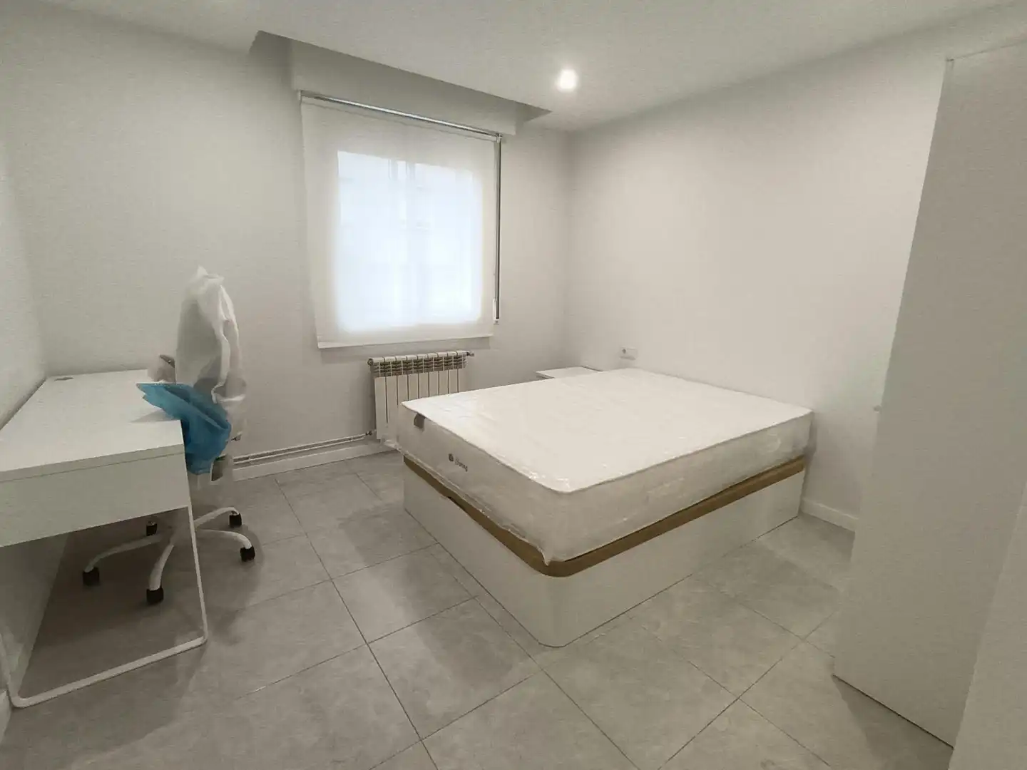 Habitación de Piso para compartir en Ourense Capital  con Calefacción, Terraza y Amueblado