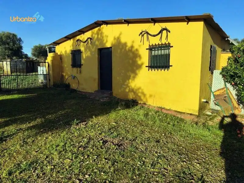 Außenansicht von Country house zum Verkauf in Villanueva del Fresno mit Klimaanlage und Alarm