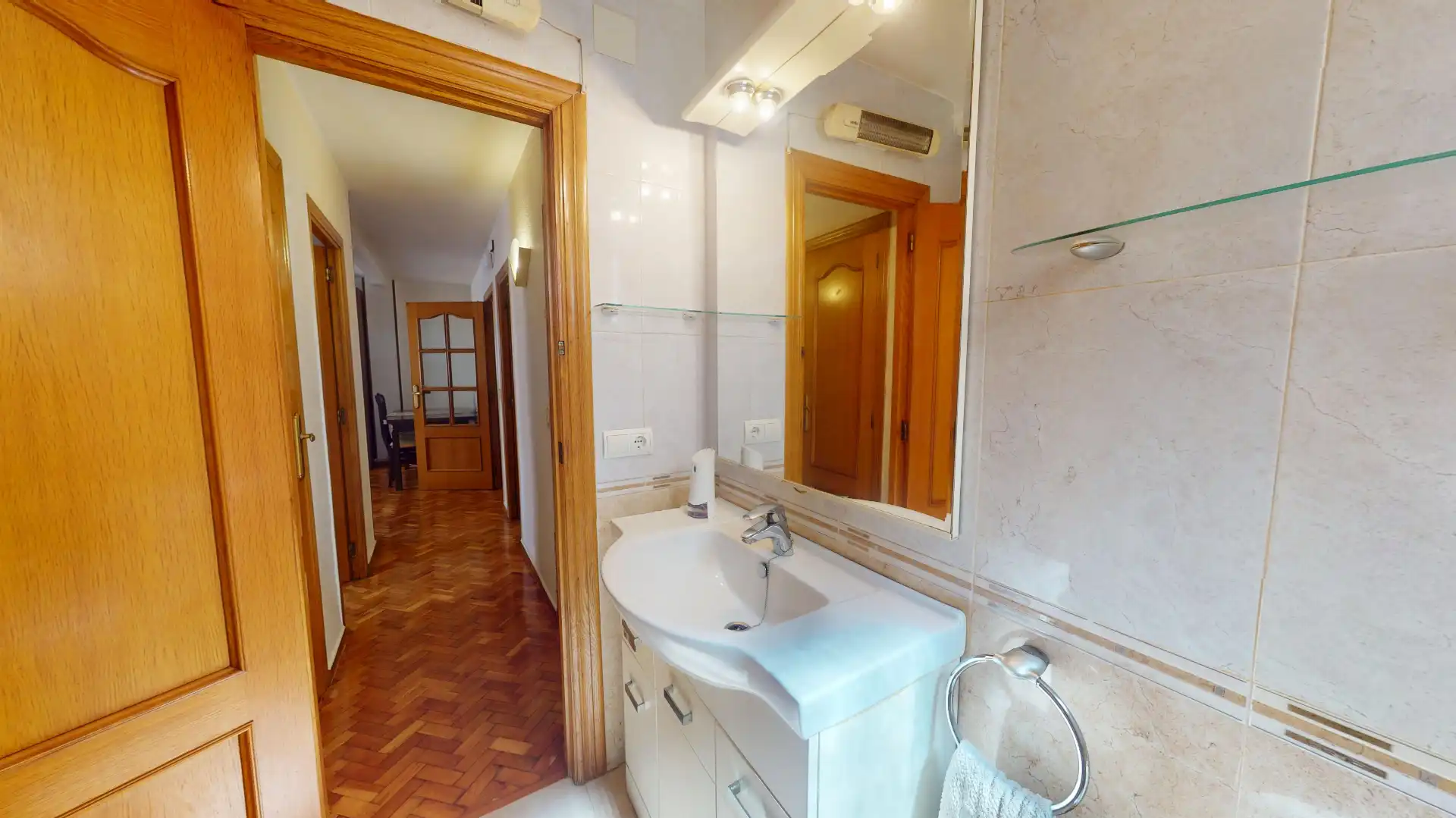Bathroom of Flat for sale in Villajoyosa / La Vila Joiosa  with Air Conditioner, Furnished and Balcony