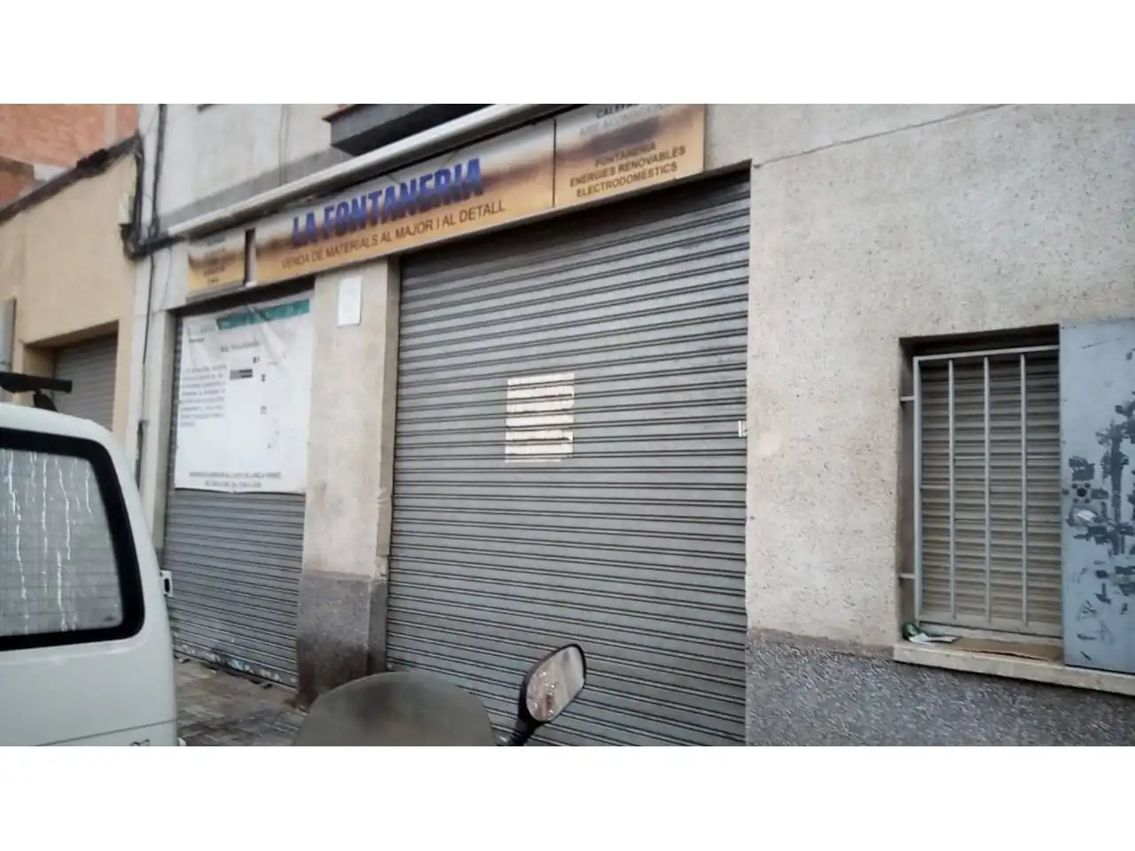 Business premises for sale in Calle Tamarit