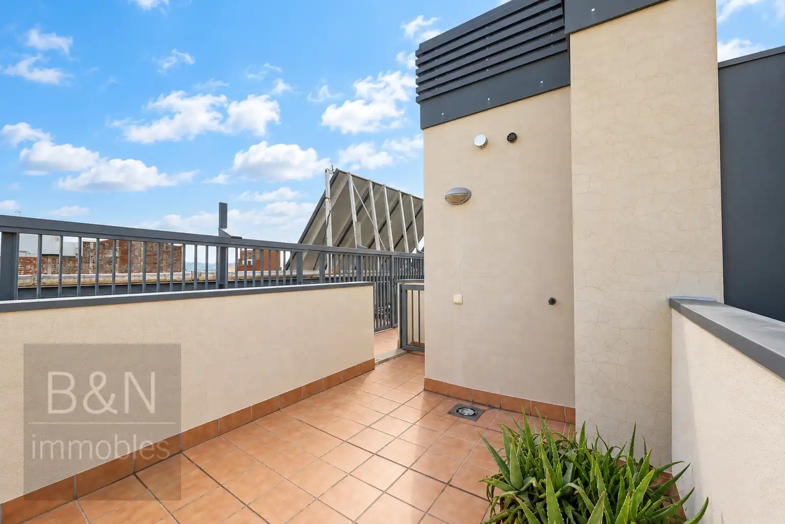 Flat with terrace for sale in Nord-oest, imagen 36