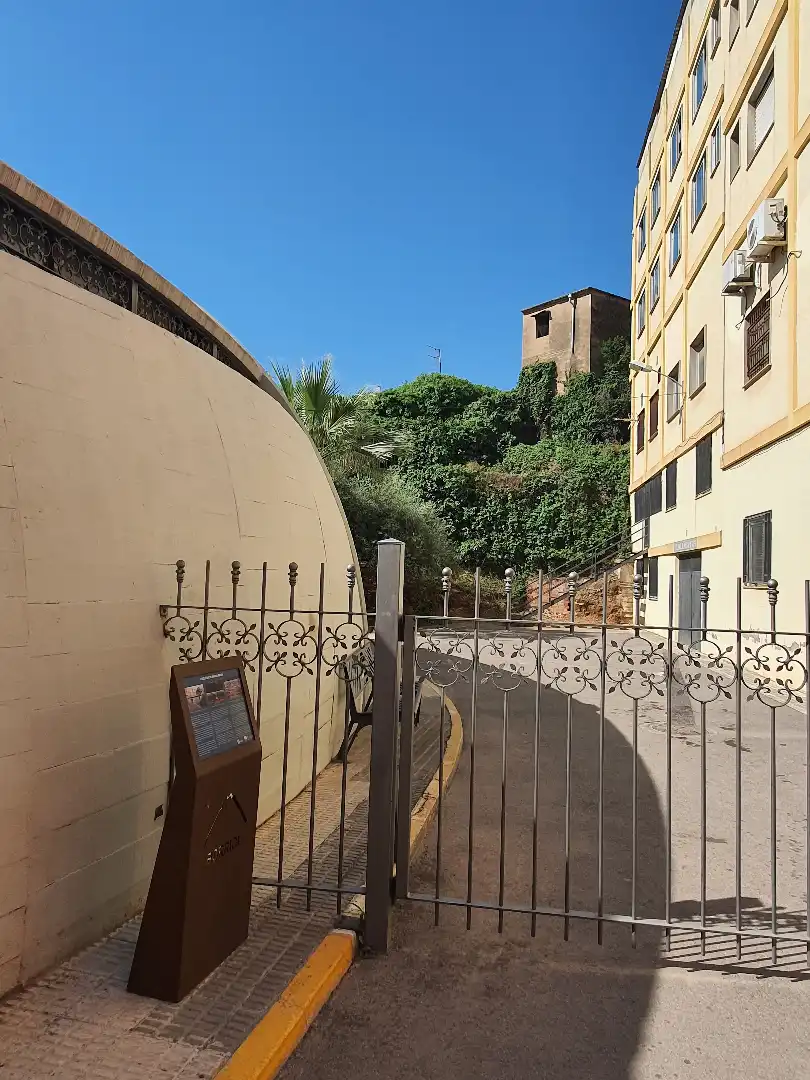 Außenansicht von Haus oder Chalet zum Verkauf in Borriol mit Privatgarten, Terrasse und Balkon