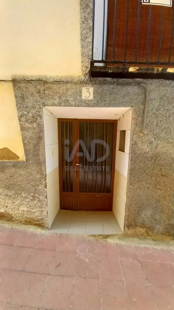 Houses for sale in Aguarón