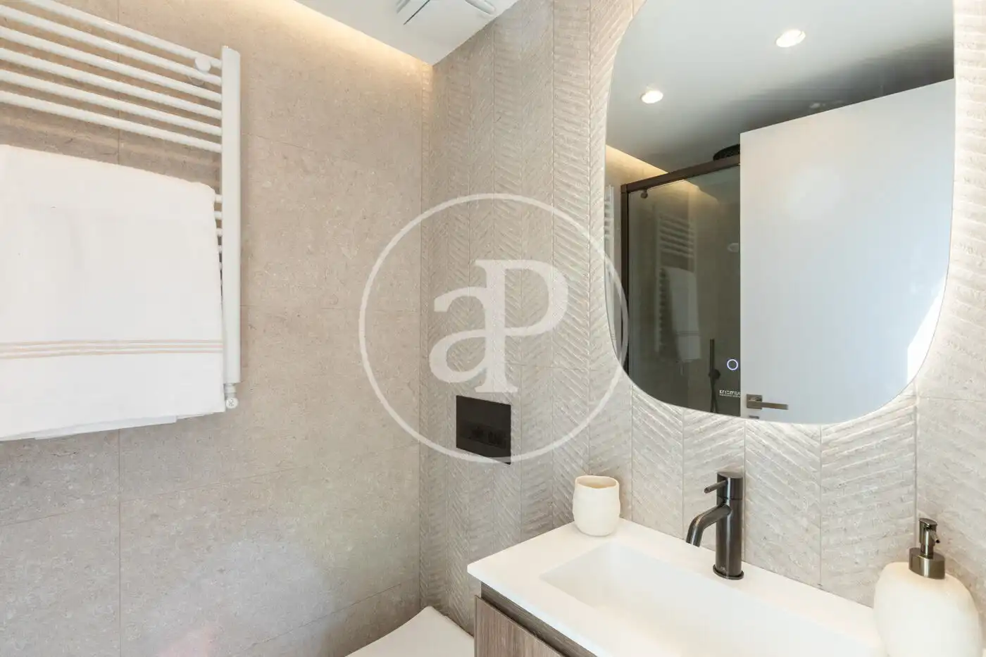 Bathroom of Duplexes for sale in Madrid  with Air Conditioner, Heating and Terrace