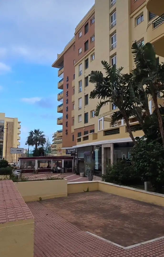 Vista exterior de Piso de alquiler en Fuengirola con Aire acondicionado, Calefacción y Terraza