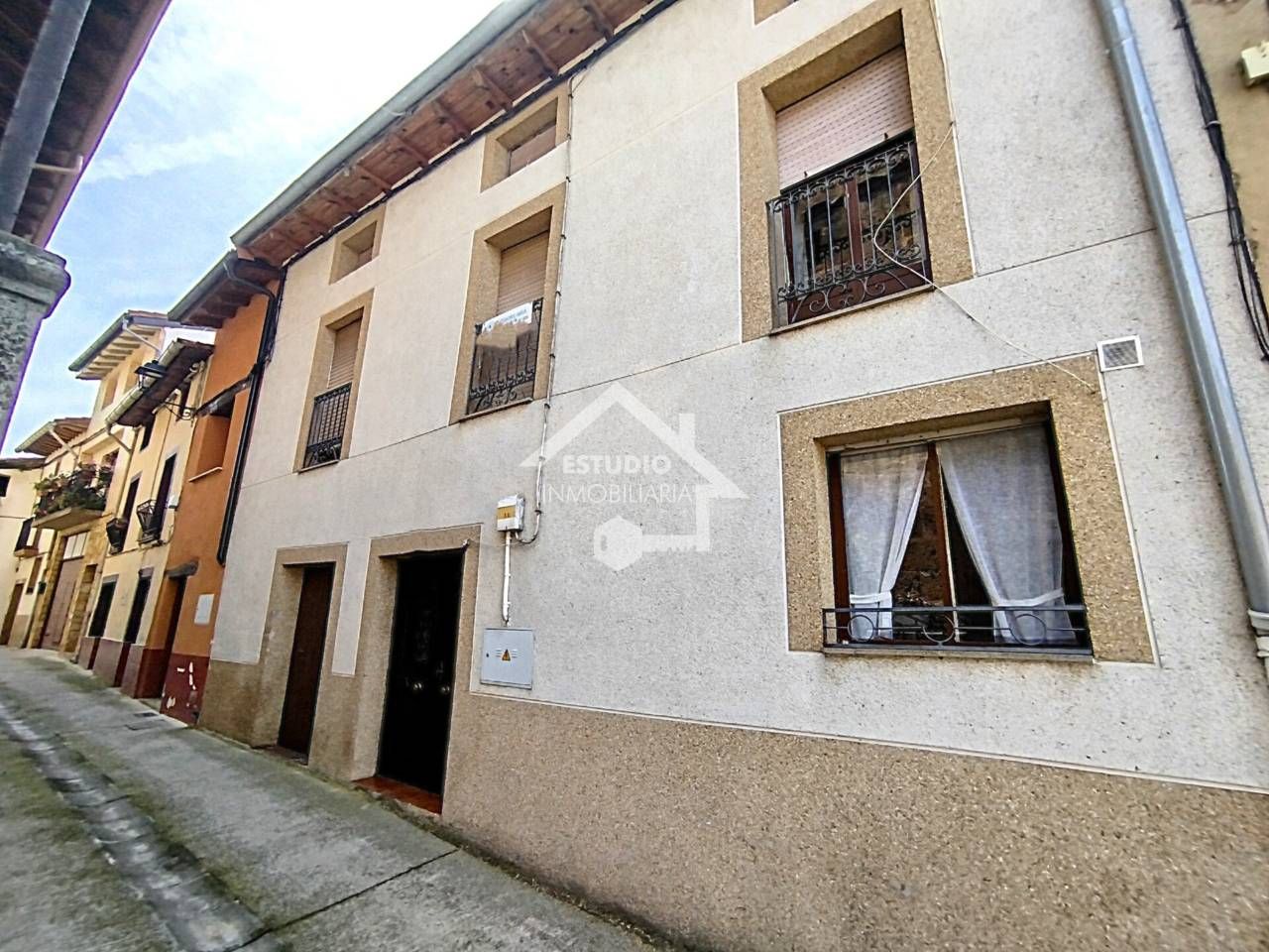 Vista exterior de Casa o chalet en venta en Genevilla con Terraza