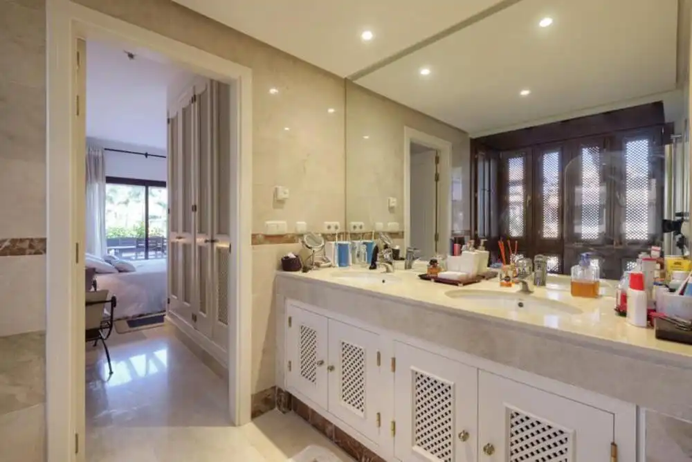 Bathroom of Apartments for rent in Marbella  with Air Conditioner, Terrace and Storage room