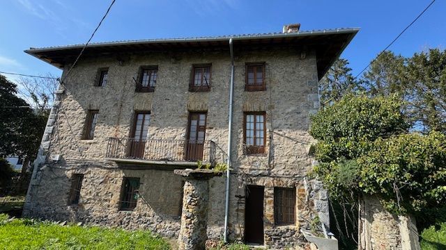 Exterior view of House or chalet for sale in Busturia