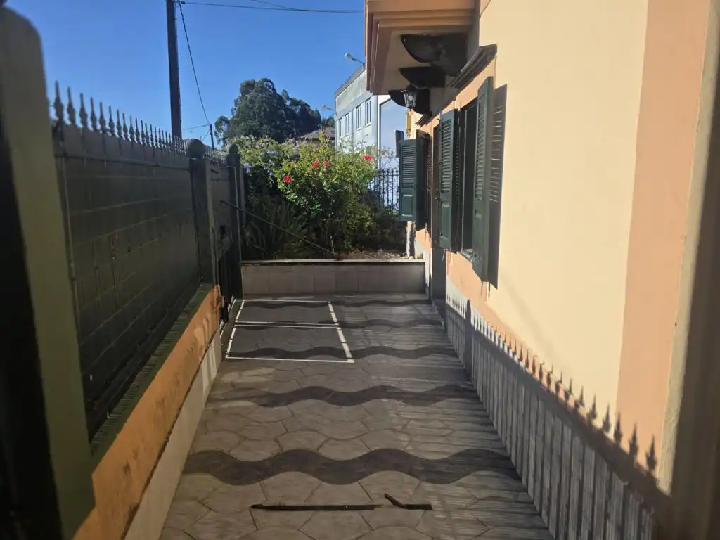 Parking of Houses for sale in Boiro  with Heating, Private garden and Parquet flooring