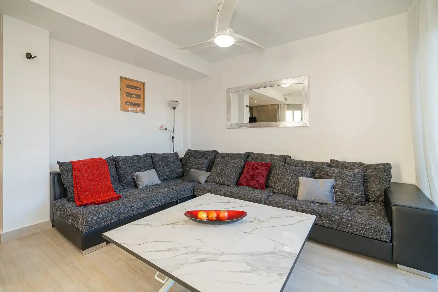 Sala de estar de Casa o chalet en venta en Finestrat con Aire acondicionado, Calefacción y Jardín privado