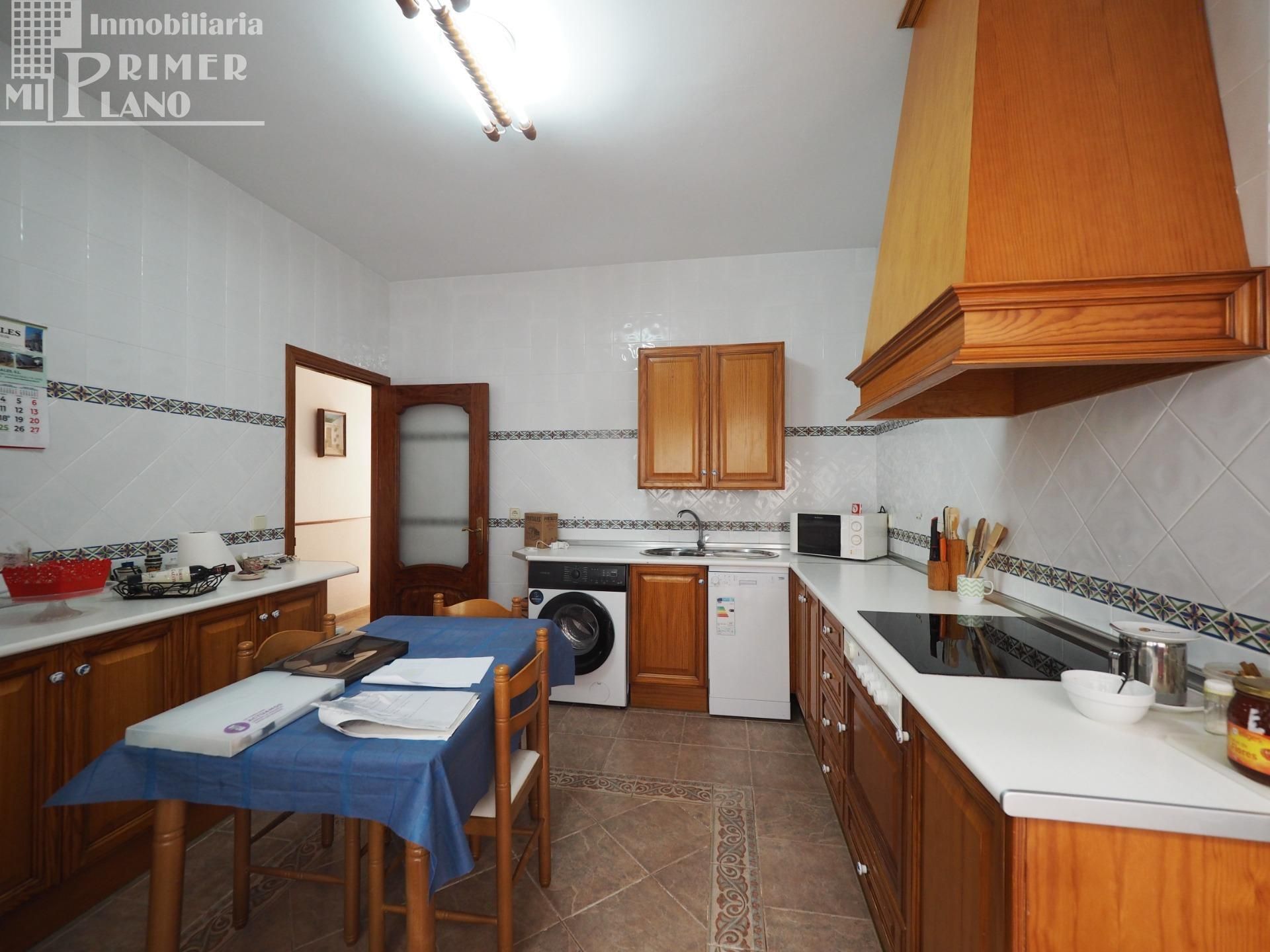 Cuina de Casa o xalet en venda en Argamasilla de Alba amb Aire condicionat i Calefacció