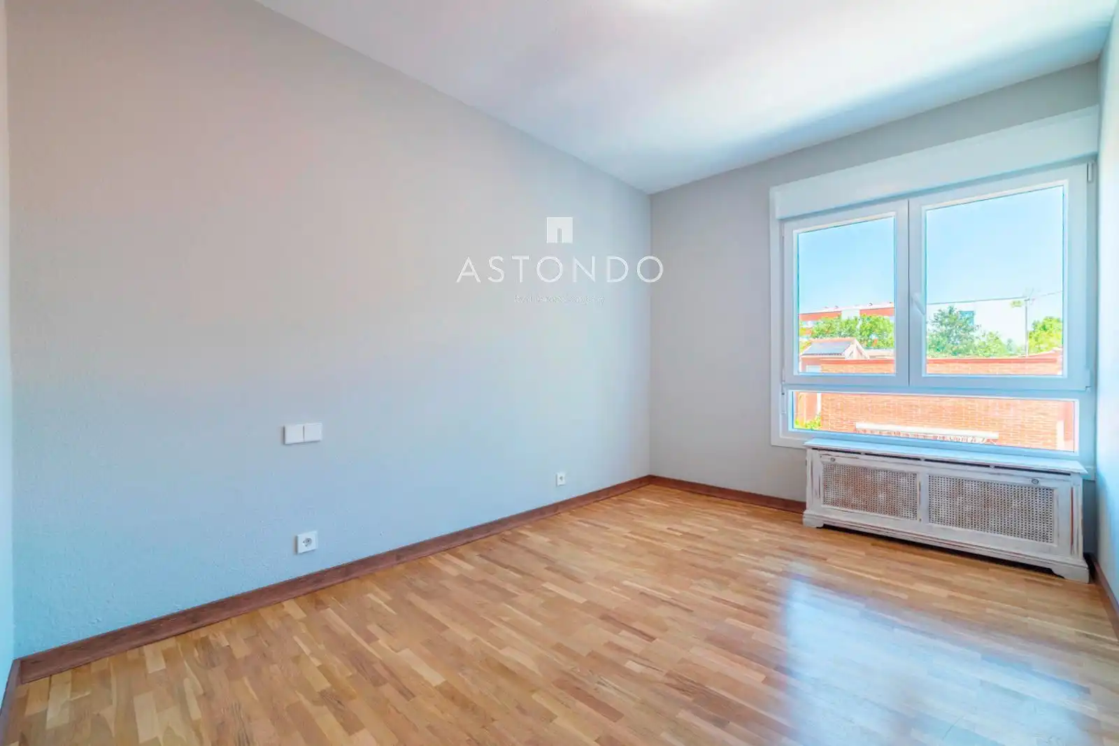 Bedroom of Flat for rent in Madrid  with Air Conditioner, Heating and Terrace