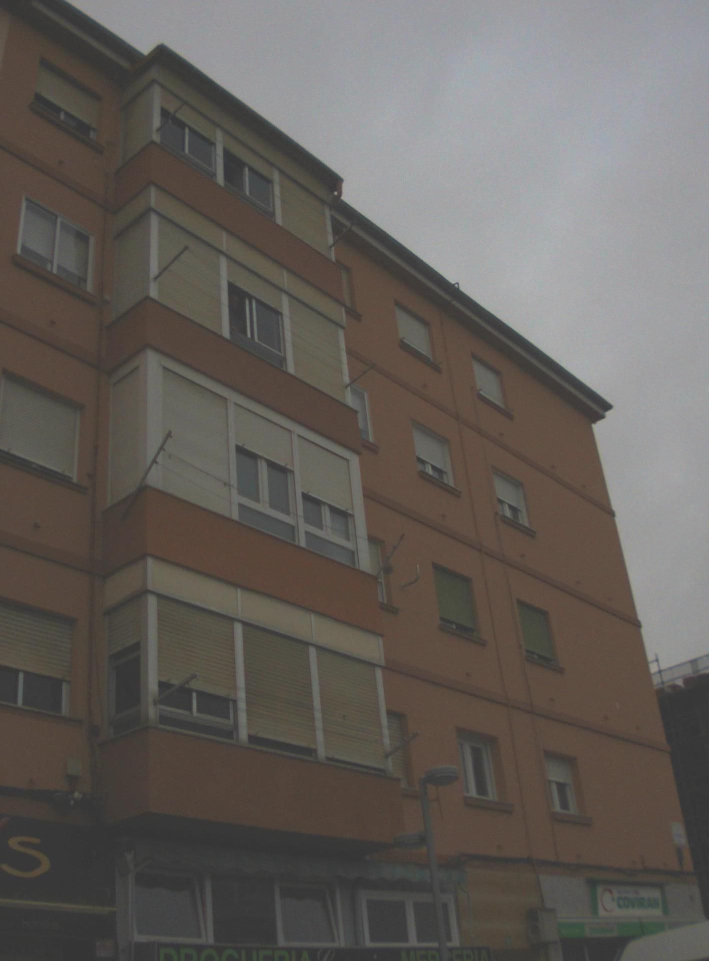 Vista exterior de Piso en venta en Torrelavega 