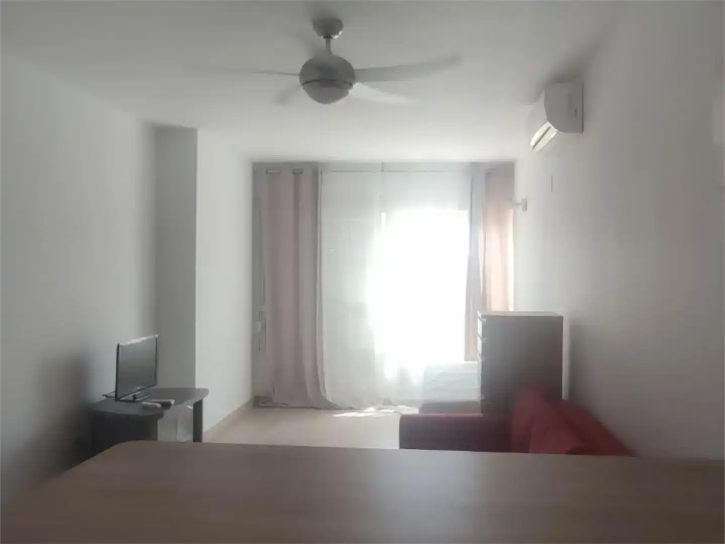 Sala d'estar de Estudi en venda en Torremolinos amb Aire condicionat, Parquet i Piscina
