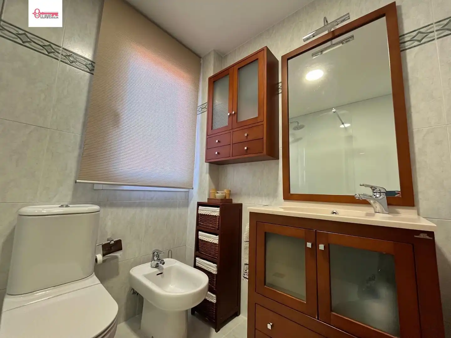 Baño de Casa adosada en venta en Cardeñajimeno con Calefacción, Jardín privado y Parquet