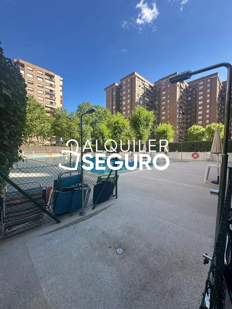 Parkplatz von Wohnung zur Miete in Madrid mit Heizung, Schwimmbad und Möbliert