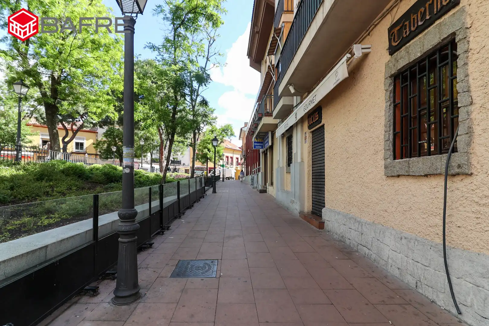 Vista exterior de Local en venda en Madrid