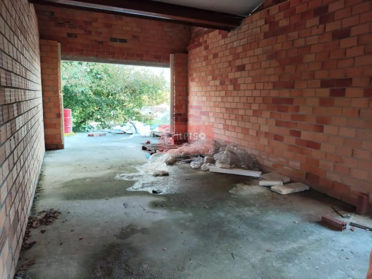 Casa o xalet en venda en San Cibrao das Viñas amb Calefacció, Jardí privat i Balcó