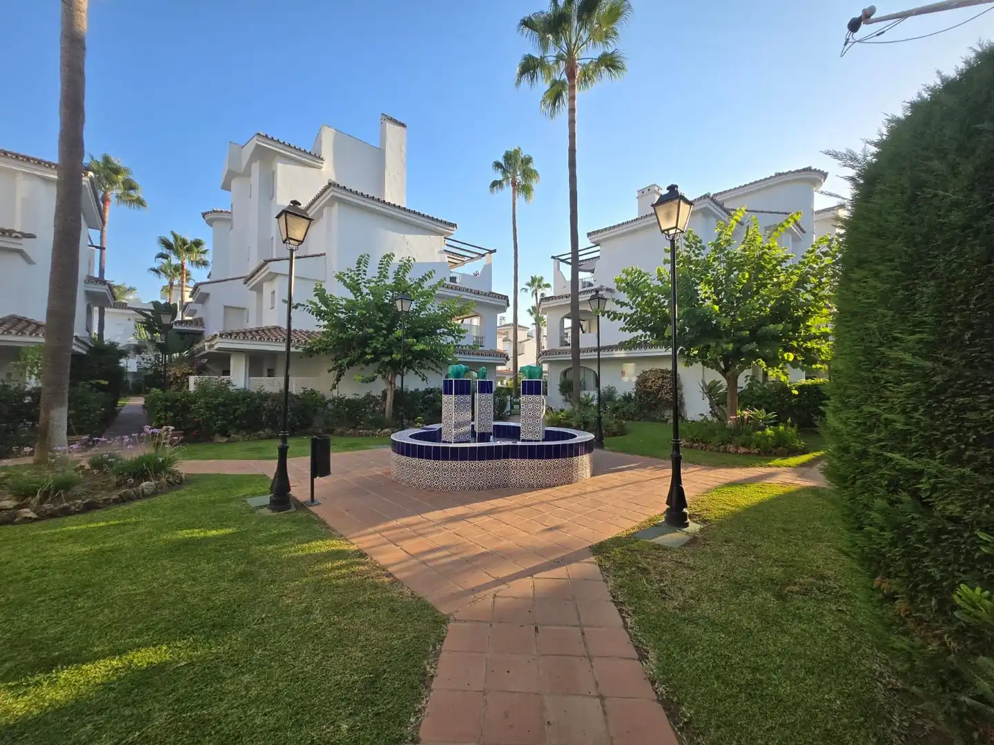 Außenansicht von Wohnungen zur Miete in Marbella mit Heizung, Privatgarten und Möbliert
