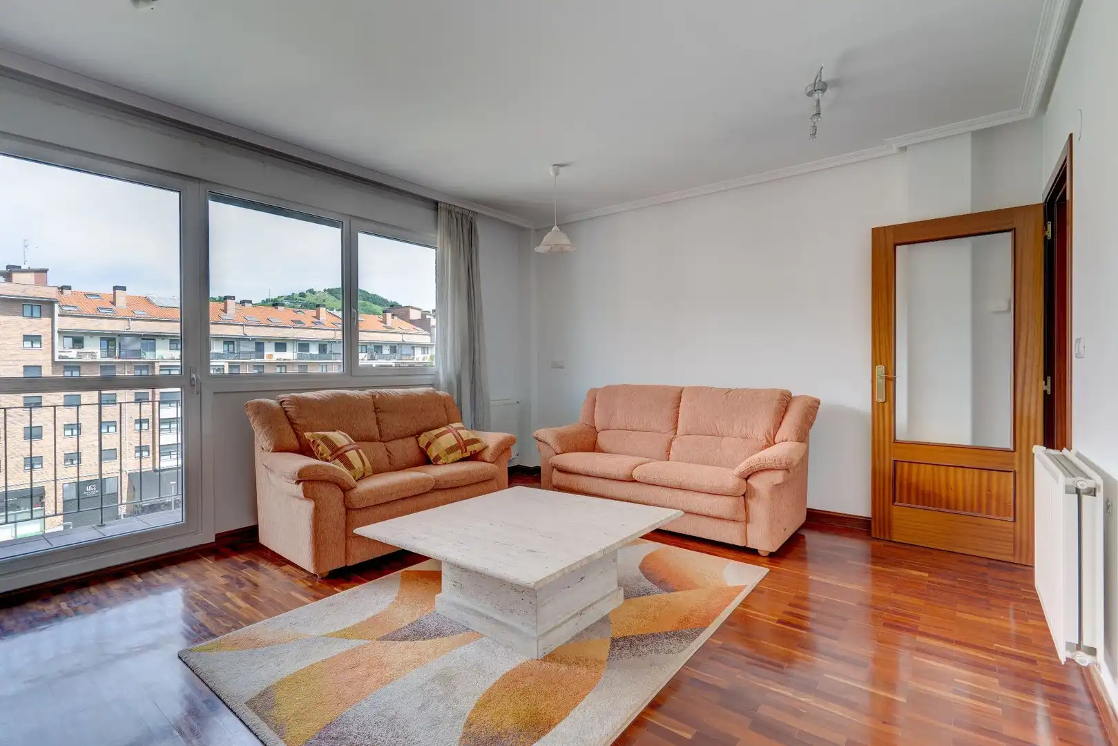Sala de estar de Piso en venta en Urnieta con Calefacción, Terraza y Trastero