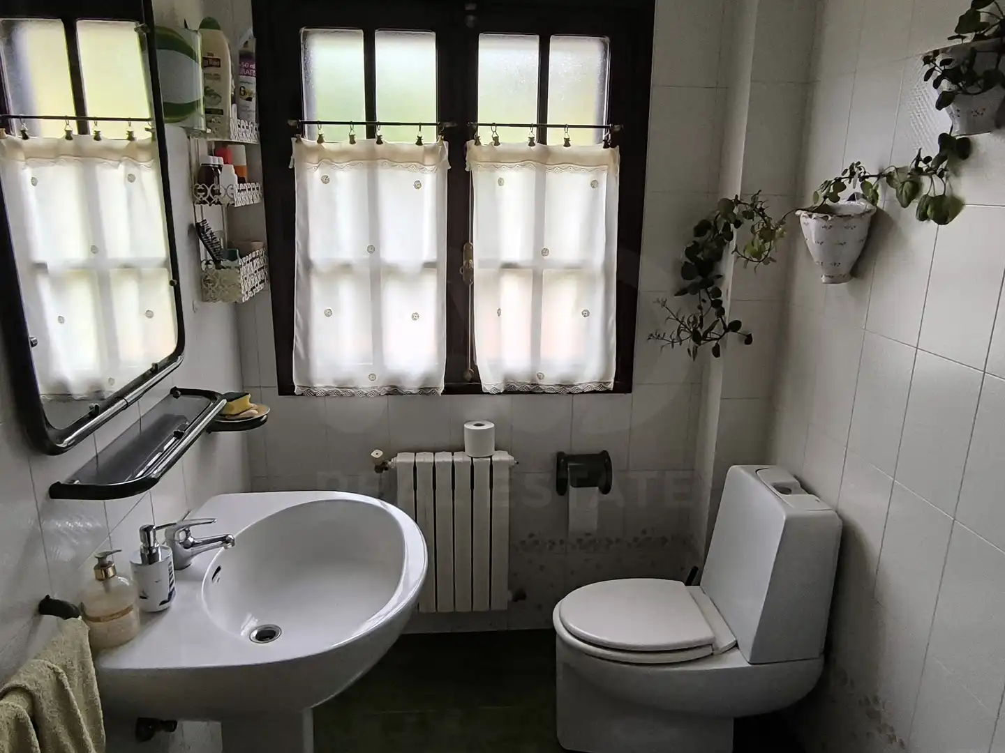 Baño de Casa o chalet en venta en Pontedeume con Calefacción, Terraza y Piscina