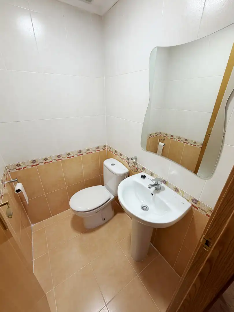 Badezimmer von Wohnung zum Verkauf in Corvera de Asturias mit Heizung und Abstellraum