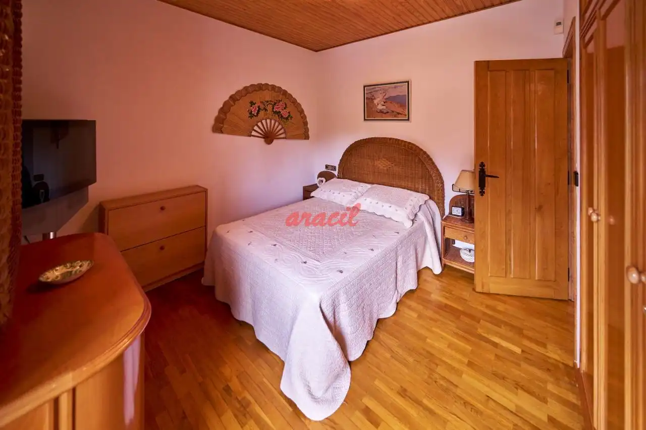 Bedroom of Houses for sale in Ourense Capital   with Heating, Private garden and Terrace