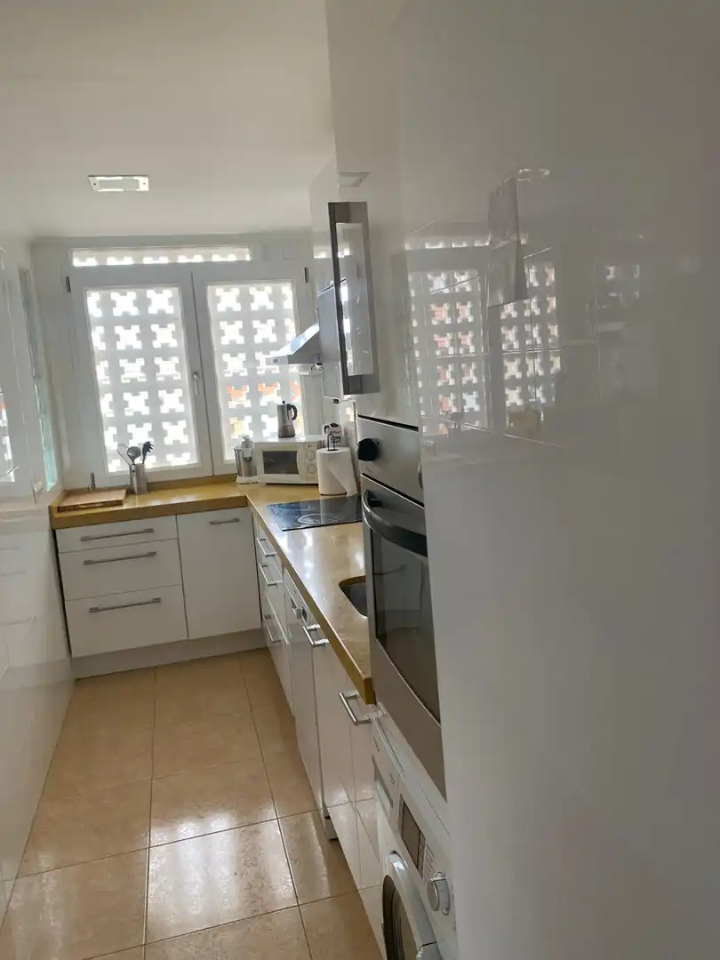 Wohnung zur Miete in Paseo de los Robles, Garrido Norte