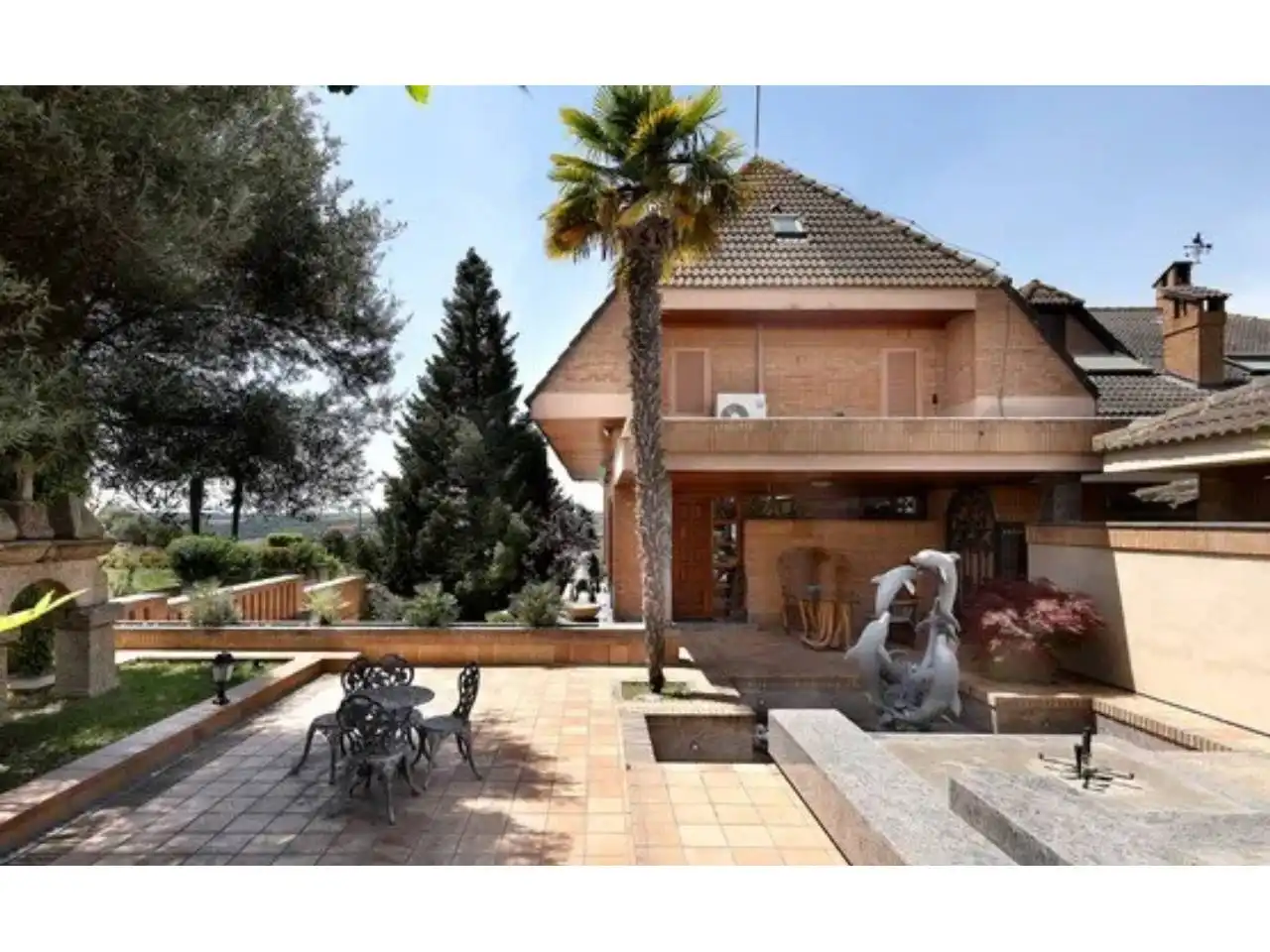 Chalet con piscina en venta en Barbastro