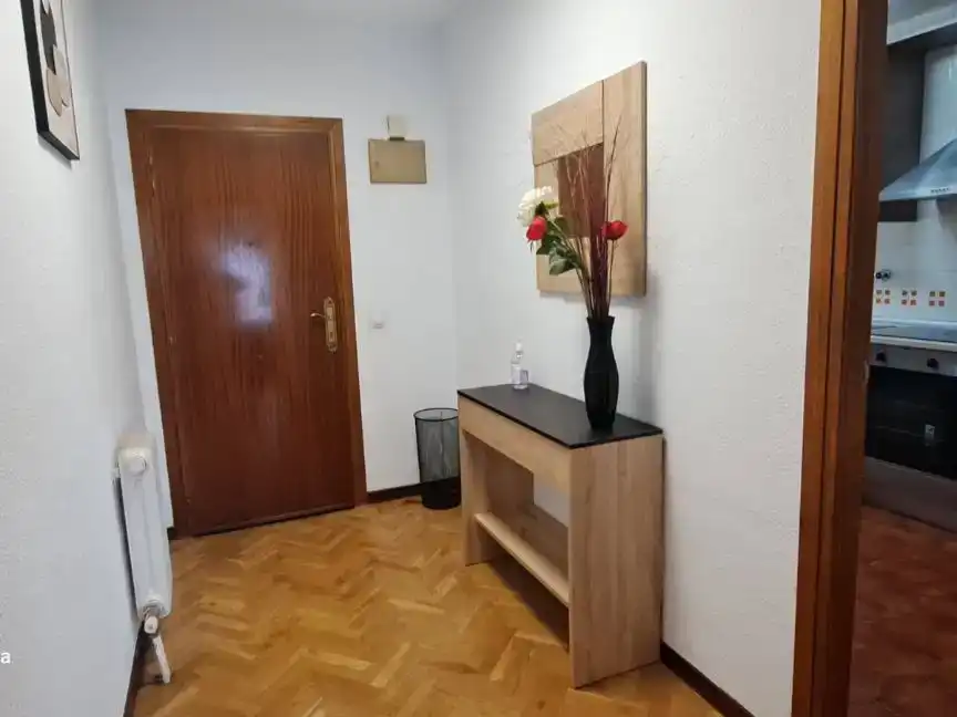 Wohnung zur Miete in  Pamplona / Iruña mit Klimaanlage und Balkon