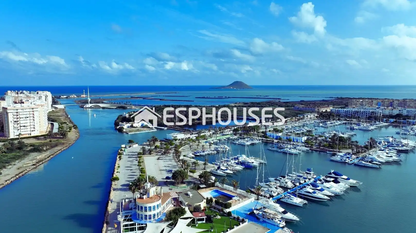 Casa o chalet en venta en La Manga del Mar Menor con Terraza, Balcón y Piscina comunitaria