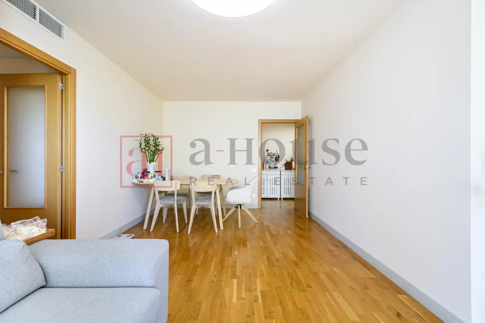 Living room of Flat for sale in Barcelona  with Heating, Parquet flooring and Terrace